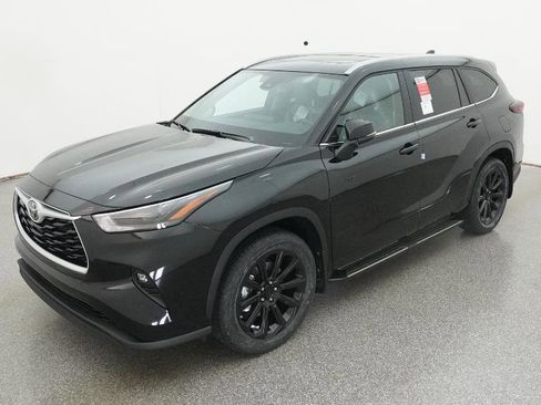 New 2026 Toyota Highlander XLE image 1