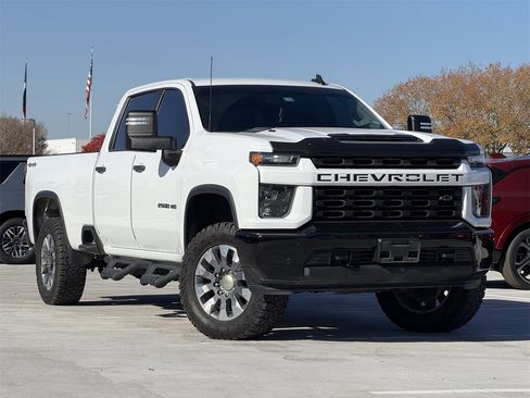 Used 2022 Chevrolet Silverado 2500 Custom w/ Custom Value Package image 2
