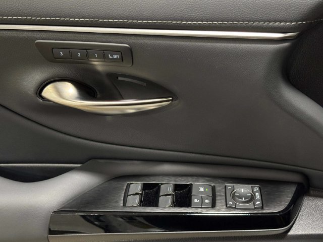 Certified 2025 Lexus ES 300h w/ Premium Package FWD image 20