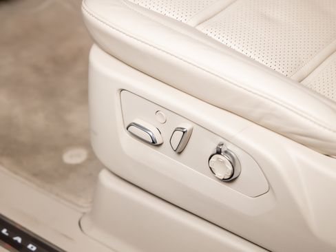 Used 2026 Cadillac Escalade Platinum Sport AWD/4WD image 15