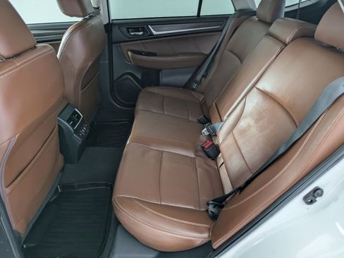 Used 2019 Subaru Outback 2.5i Touring image 17