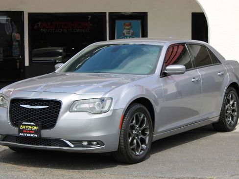 Used 2018 Chrysler 300 S image 1