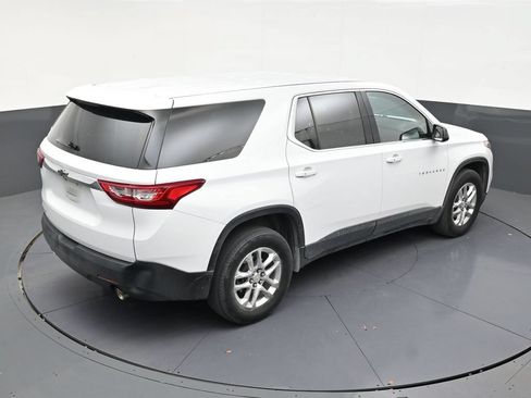 Used 2021 Chevrolet Traverse LS FWD image 16