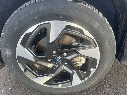 Certified 2025 Subaru Crosstrek 2.5i Limited image 32