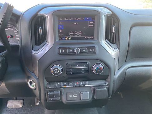 Used 2023 Chevrolet Silverado 1500 Custom image 18