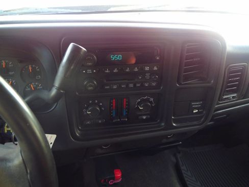 Used 2004 Chevrolet Silverado 1500 LS RWD image 9