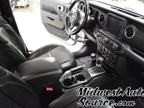 Used 2020 Jeep Gladiator Overland image 32