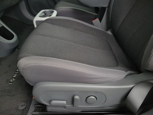 Certified 2022 Hyundai Ioniq 5 SE image 21