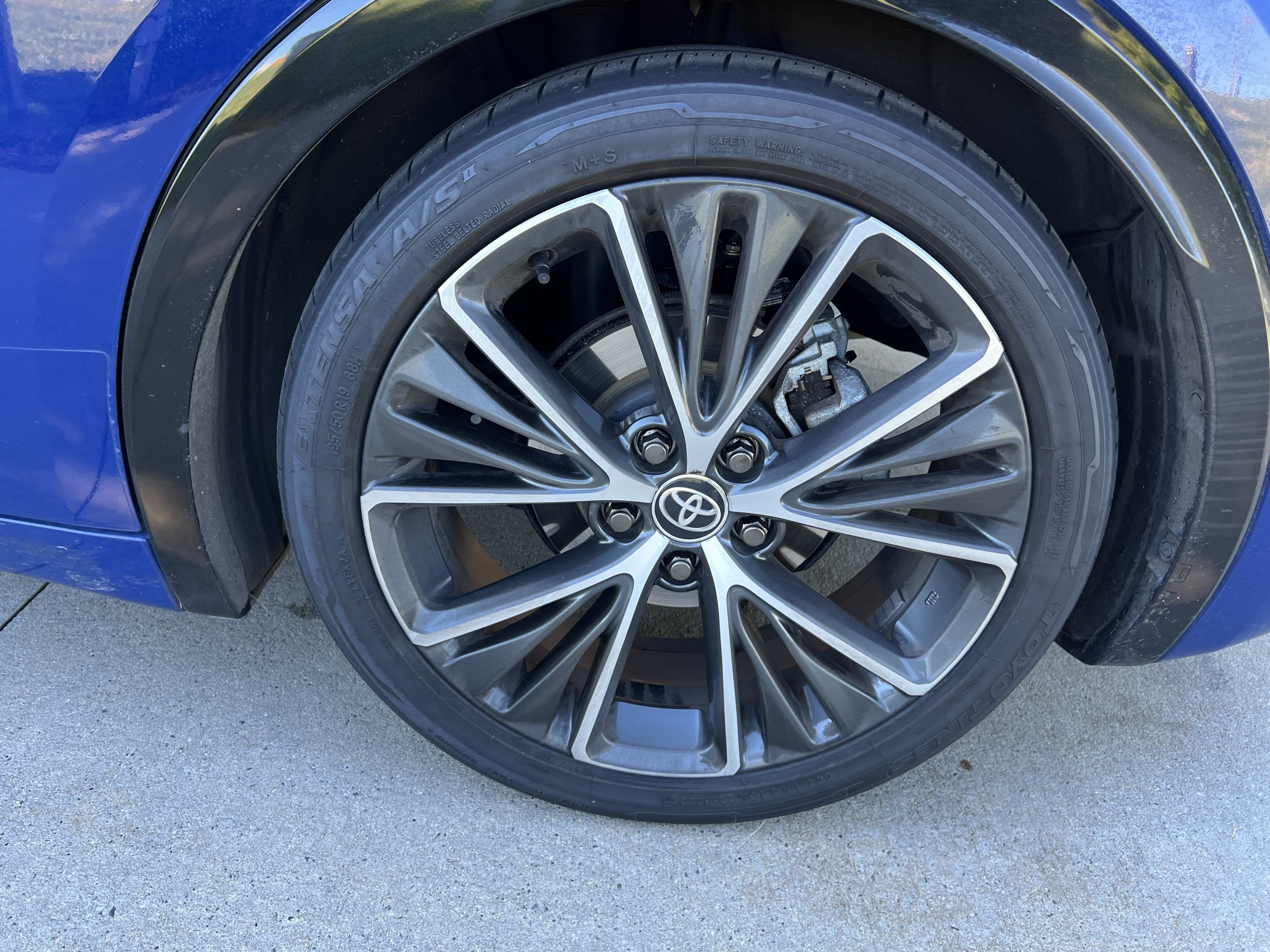 Used 2025 Toyota Prius XLE FWD image 13