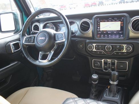 Used 2020 Jeep Wrangler Unlimited Sahara image 10