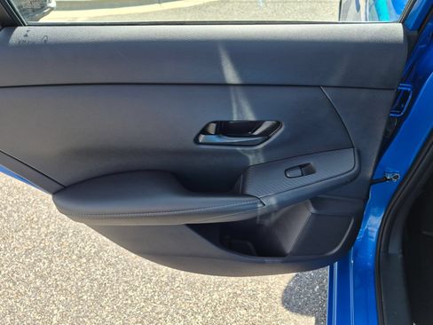 Used 2025 Nissan Sentra SV FWD image 25