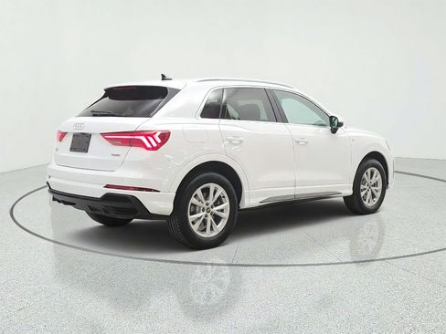 Used 2023 Audi Q3 2.0T Premium w/ Convenience Package AWD/4WD image 5