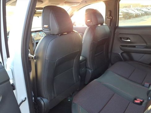 New 2026 Nissan Kicks SR image 28