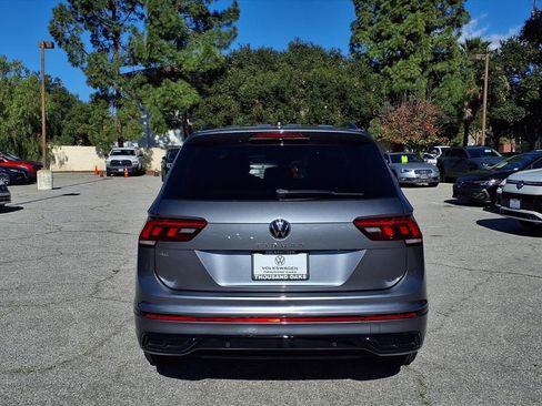 Used 2022 Volkswagen Tiguan SE R-Line image 20