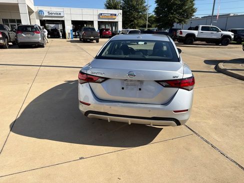 Used 2022 Nissan Sentra SV w/ All-Weather Package FWD image 12