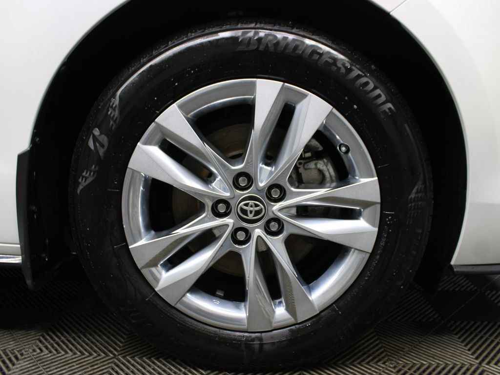 Used 2024 Toyota Sienna Limited AWD/4WD image 13