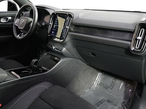 Used 2023 Volvo C40 P8 Recharge Ultimate AWD/4WD image 15