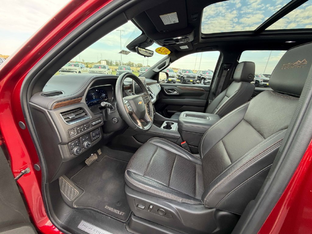 Used 2024 Chevrolet Tahoe High Country AWD/4WD image 17