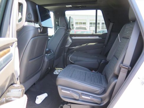 New 2026 Cadillac Escalade Platinum Luxury AWD/4WD image 24