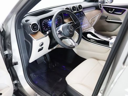 Used 2024 Mercedes-Benz GLC 300 4MATIC image 24