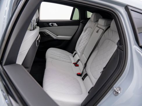 Certified 2025 BMW X6 M60i image 18