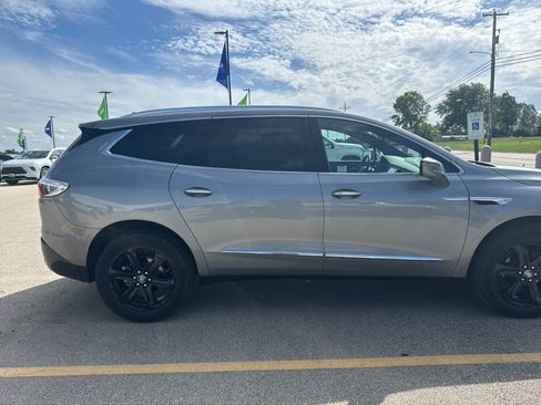Used 2024 Buick Enclave Essence w/ Experience Buick Package AWD/4WD image 3
