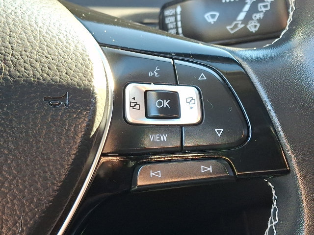 Used 2021 Volkswagen Tiguan SEL AWD/4WD image 22