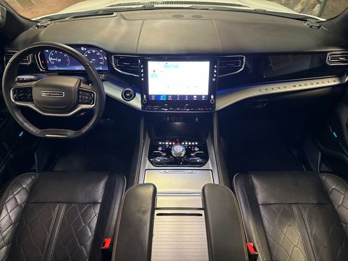 Certified 2023 Jeep Grand Wagoneer Series III image 12