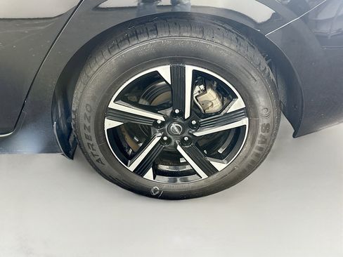 Used 2024 Nissan Sentra SV image 11