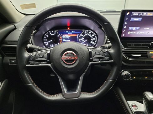 Used 2024 Nissan Altima 2.5 SR w/ SR Premium Package FWD image 22