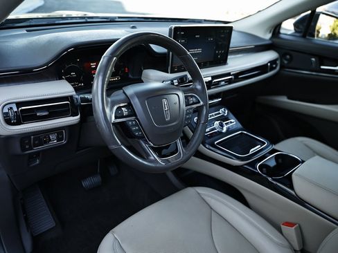 Used 2021 Lincoln Nautilus Reserve image 19