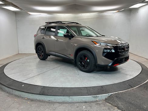 New 2026 Nissan Rogue SV image 7