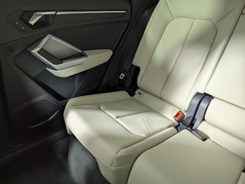 New 2025 Audi Q3 2.0T Premium image 12