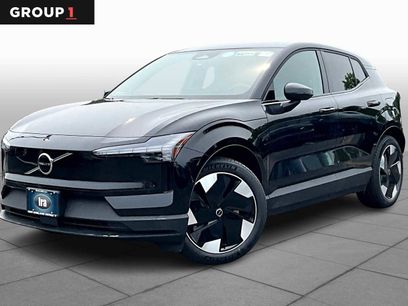 New 2025 Volvo EX30 Plus w/ Protection Package Premier
