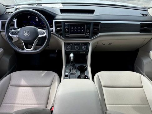 Certified 2023 Volkswagen Atlas SE FWD image 16