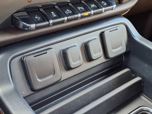 Used 2018 GMC Sierra 1500 Denali image 28