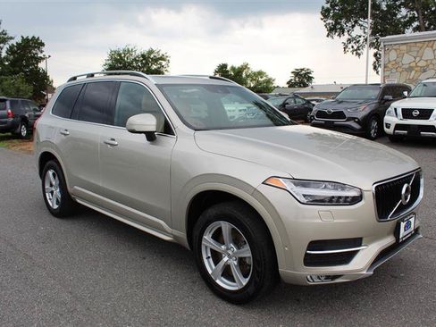 Used 2017 Volvo XC90 T5 Momentum AWD/4WD image 9