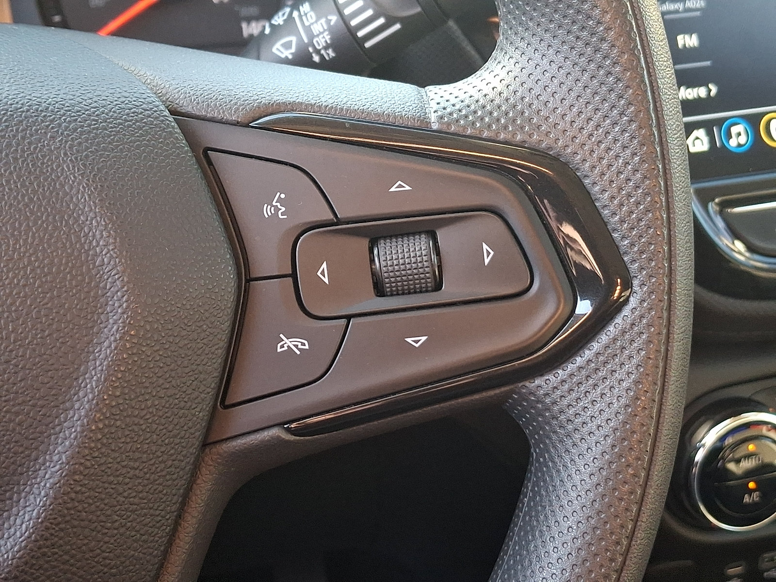 Used 2023 Chevrolet TrailBlazer LT w/ Convenience Package FWD image 23