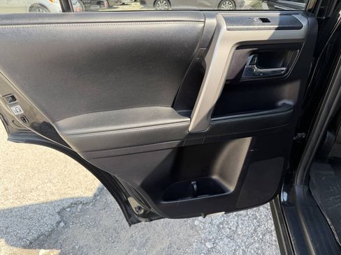 Used 2014 Toyota 4Runner SR5 Premium w/ Convenience Package AWD/4WD image 18