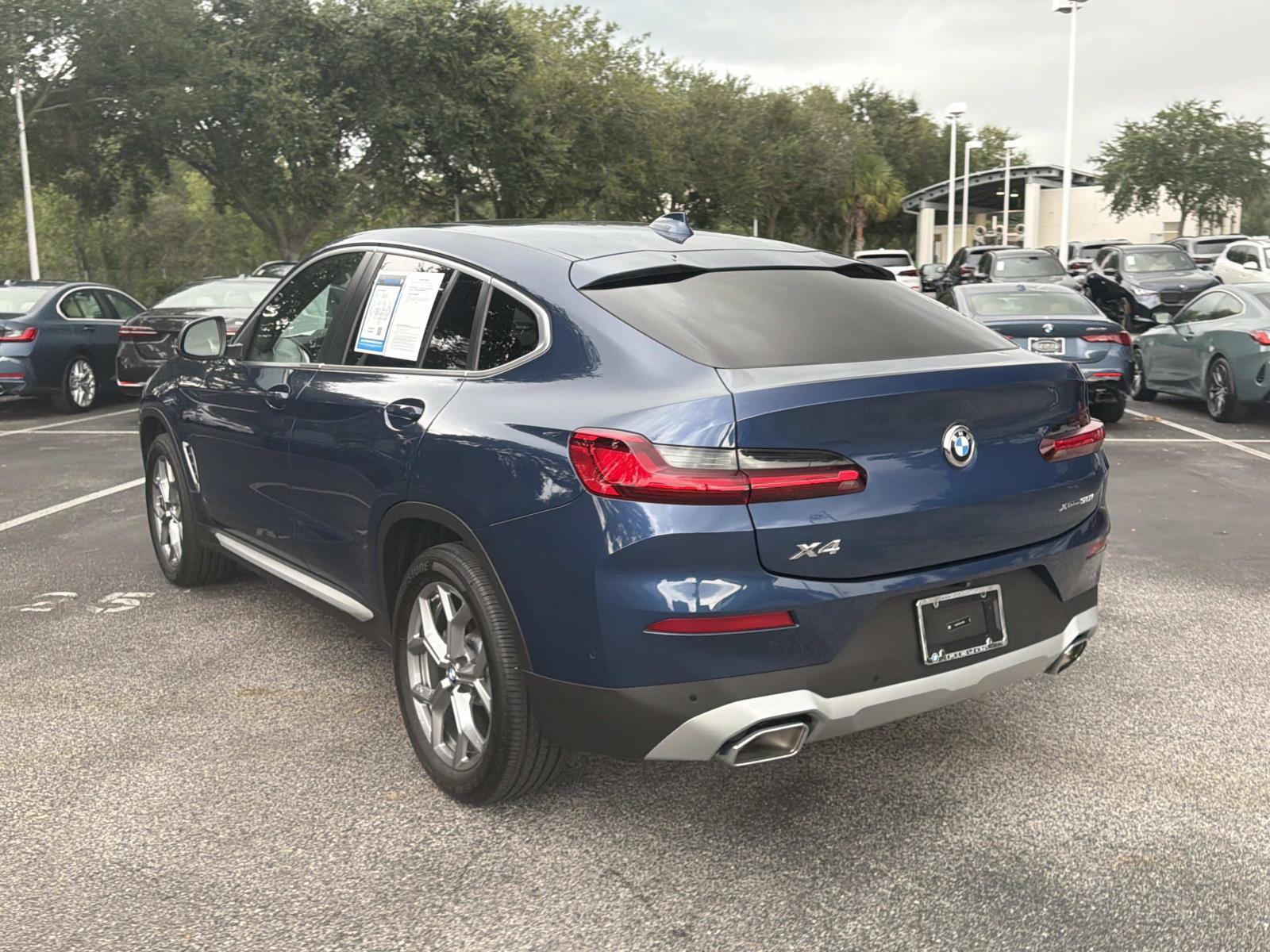 Used 2025 BMW X4 xDrive30i AWD/4WD image 6