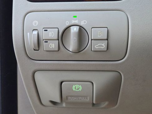 Used 2011 Volvo XC70 T6 image 30