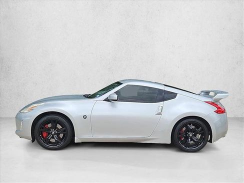 Used 2013 Nissan 370Z Touring w/ Sport Pkg RWD image 9