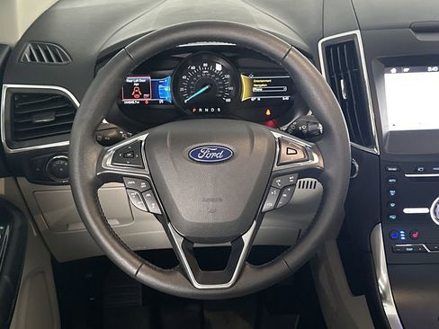 Used 2019 Ford Edge Titanium w/ Equipment Group 301A image 16