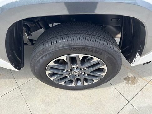 Used 2026 Toyota Tundra Limited AWD/4WD image 11