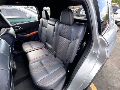 Used 2023 Mitsubishi Outlander SEL AWD/4WD image 25
