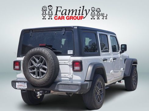 Used 2024 Jeep Wrangler Unlimited Sport AWD/4WD image 4