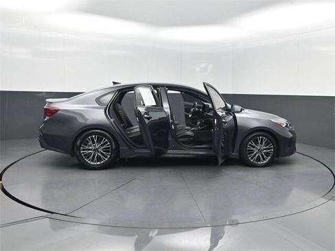 Used 2022 Kia Forte GT-Line w/ GT-Line Premium Package image 42