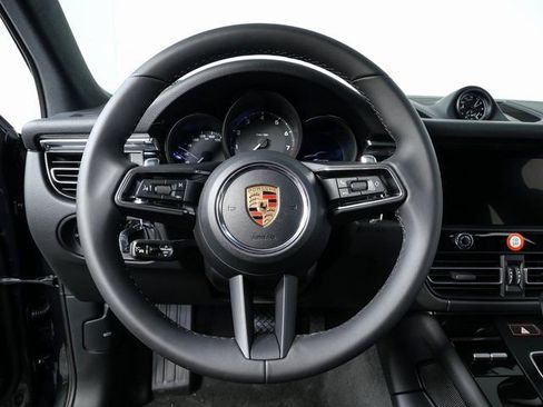 Used 2026 Porsche Macan AWD/4WD image 10