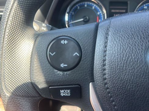 Used 2017 Toyota Corolla LE FWD image 23