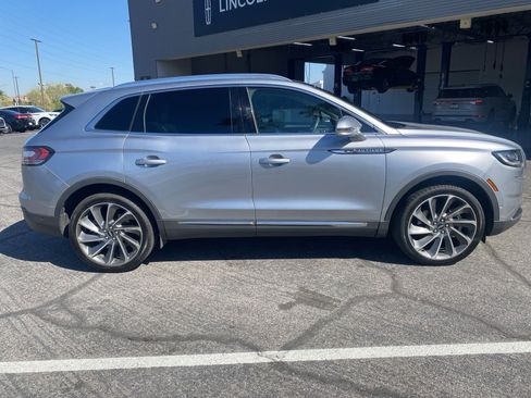 Used 2021 Lincoln Nautilus Reserve w/ Equipment Group 202A image 4